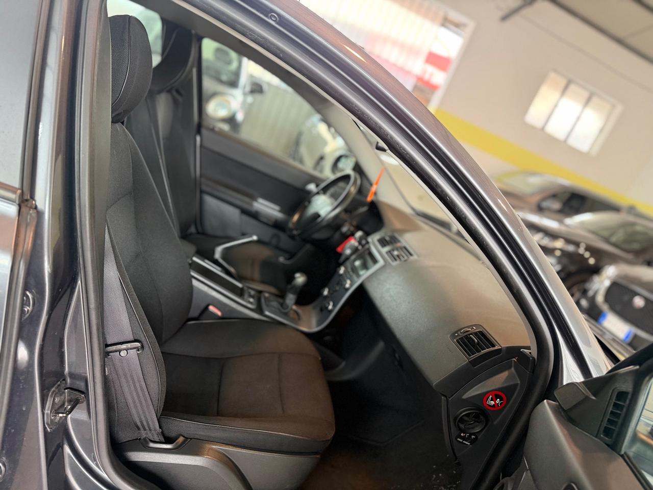 Volvo V50 1.6 Diesel 115CV Per Neopatentati