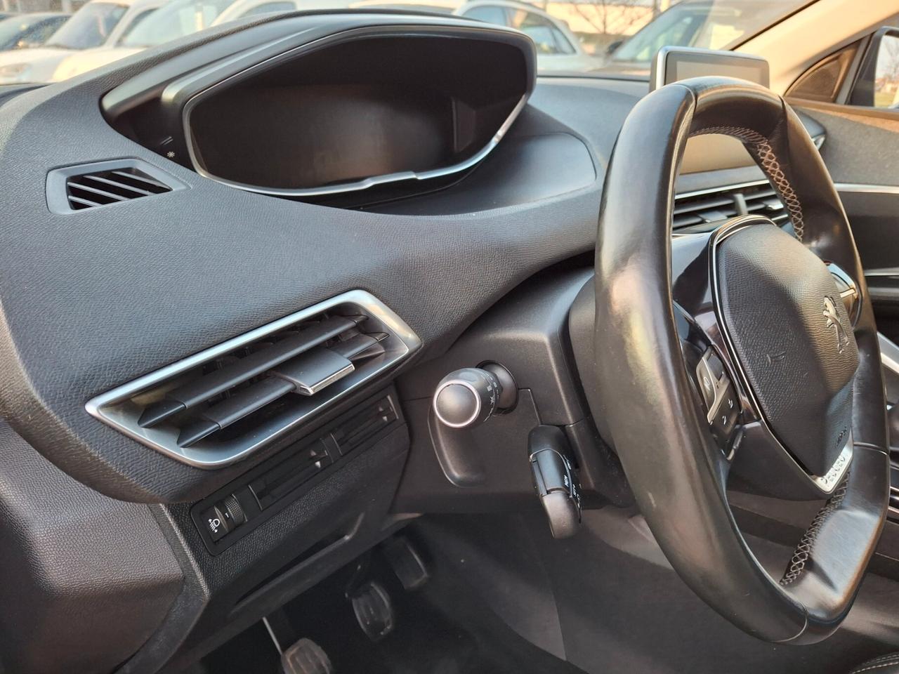 Peugeot 3008 BlueHDi 120 S&S Allure