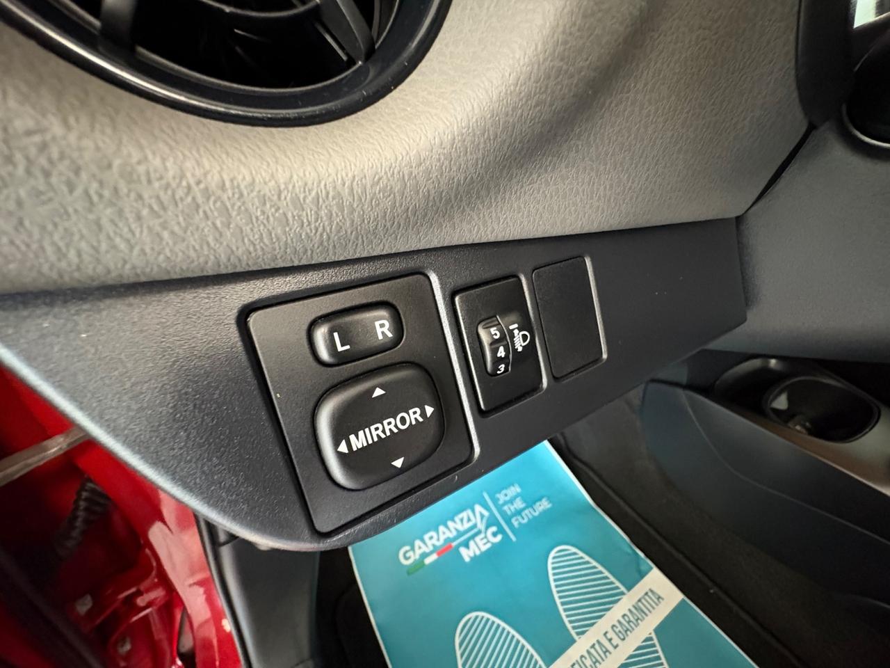 Toyota Yaris 1.5 B 75cv 2018km 65000 neopatentati