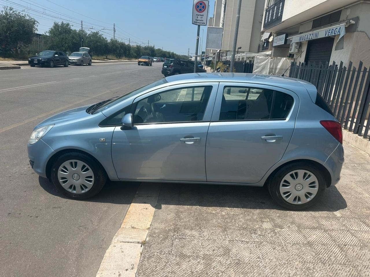Opel Corsa 1.2 5 porte Cosmo