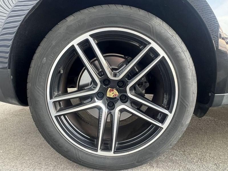 Porsche Macan 2.0 245cv