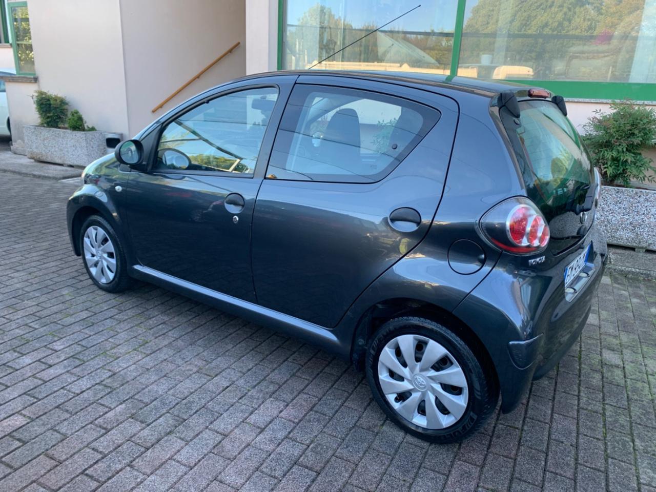 Toyota Aygo 1.0 12V VVT-i 5 porte Lounge Connect