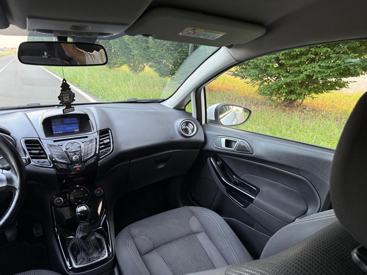 Ford Fiesta 1.5 TDCi 75CV 5 porte Titanium