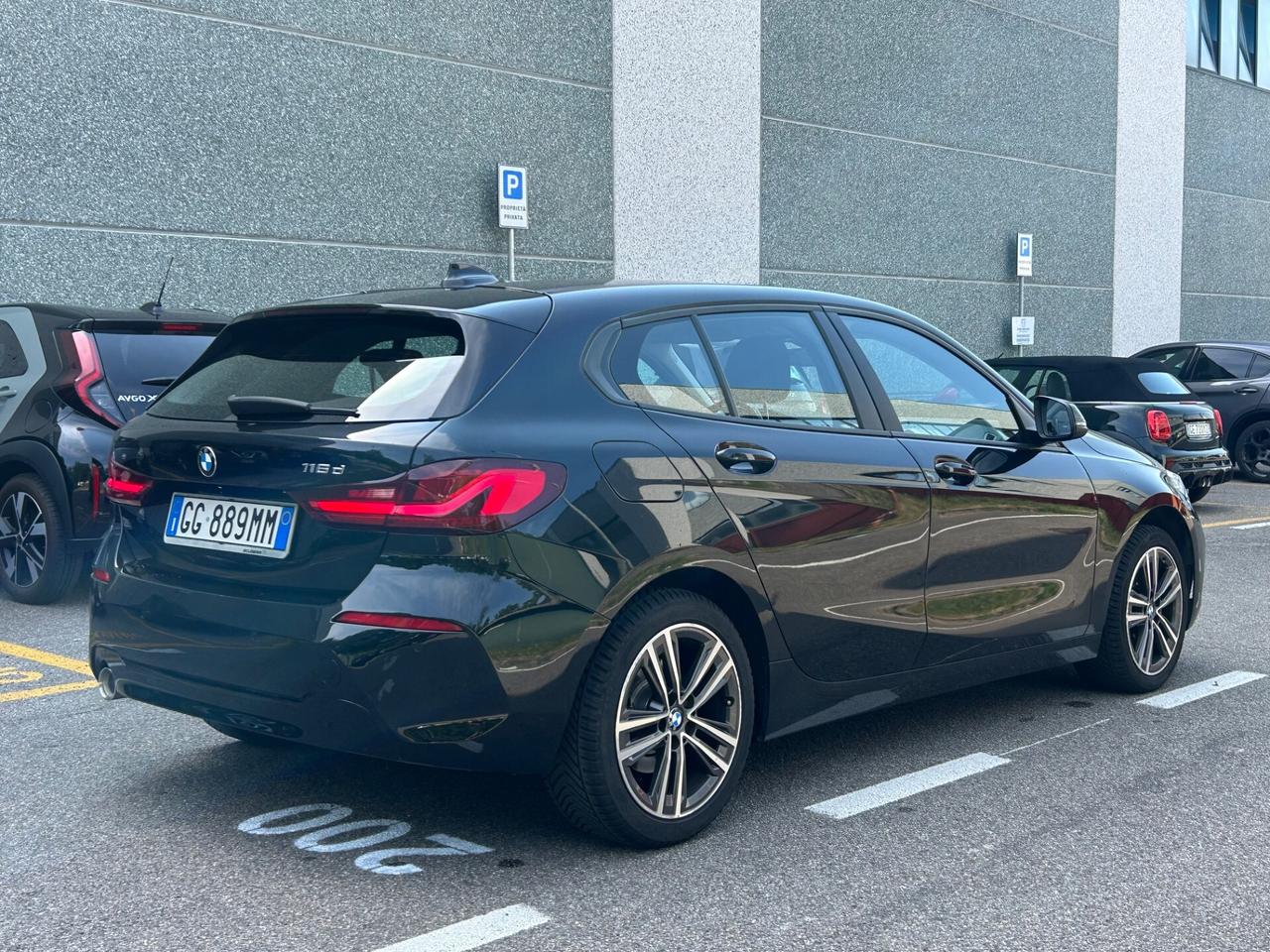 Bmw 116d Automatica – IVA Esposta Navi LED 2021