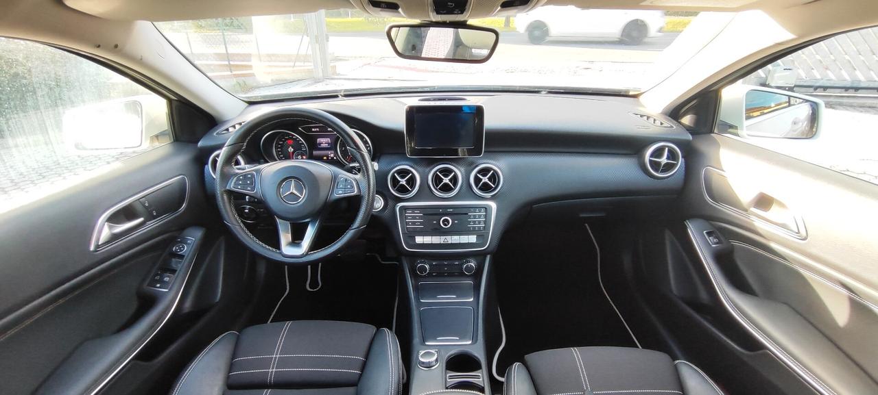 Mercedes-benz A 200 d Automatic Premium