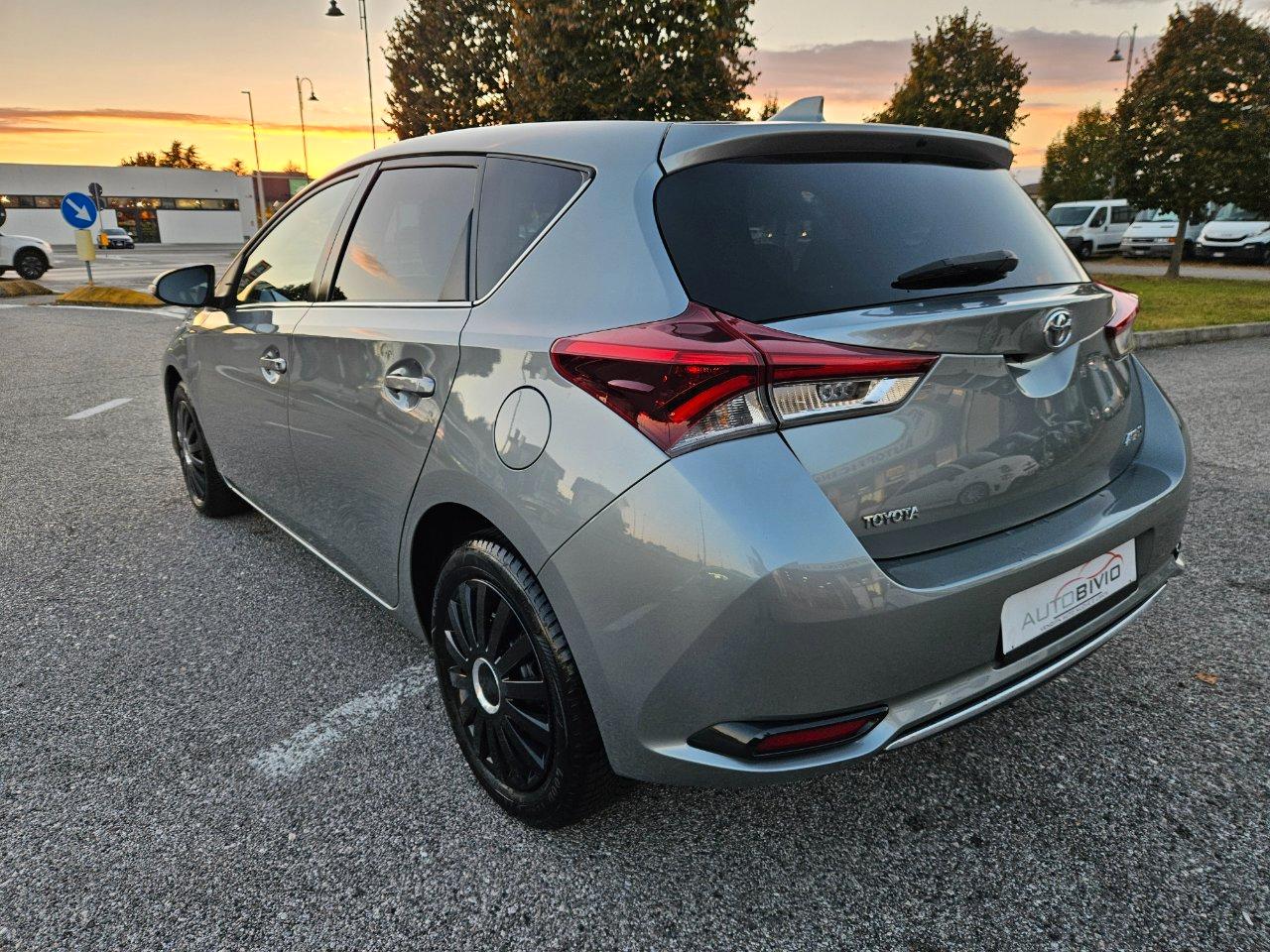 Toyota Auris 5 Porte Auris 1.2t Lounge