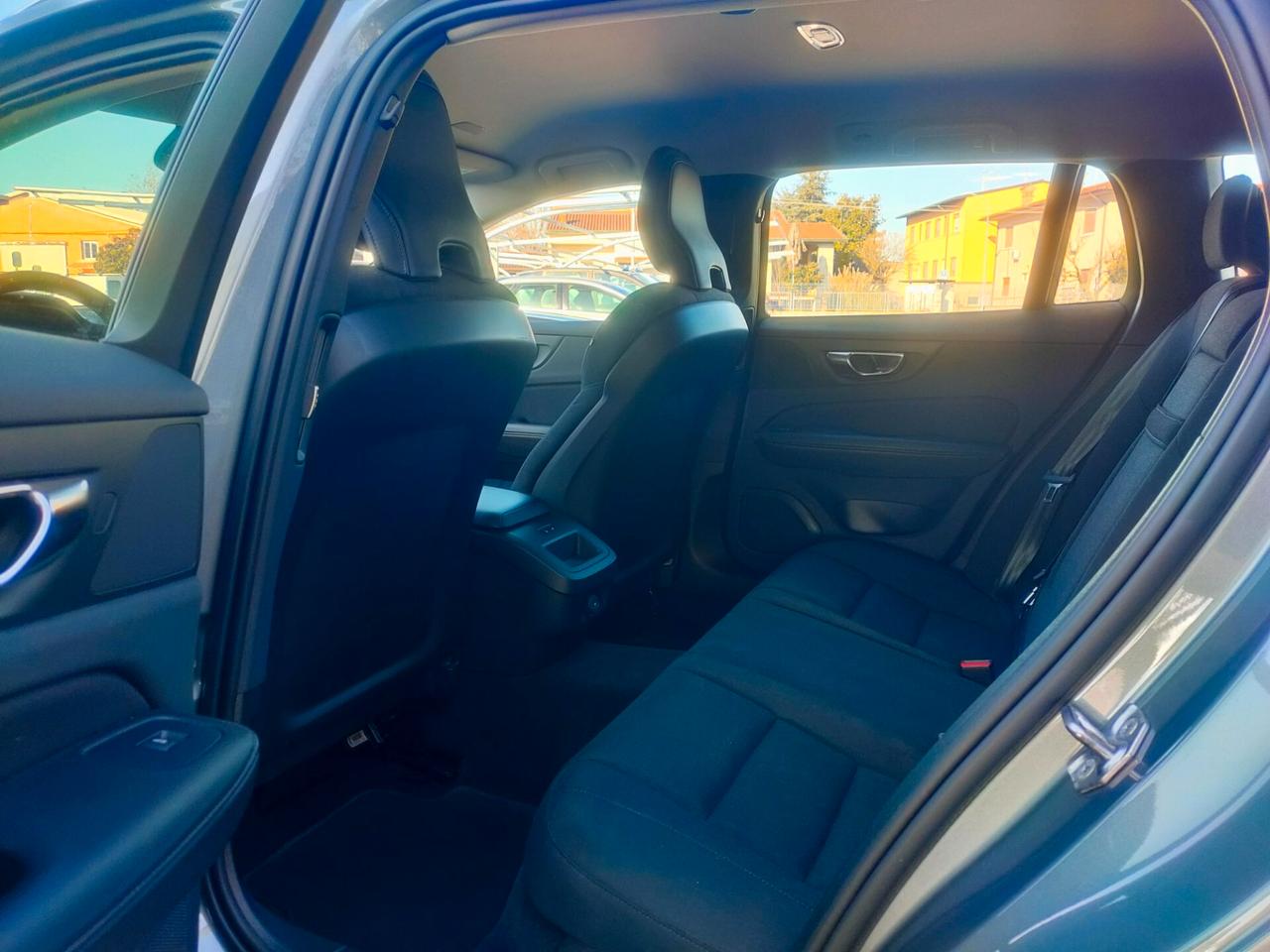 Volvo V60 B4 Geartronic Momentum Business Pro