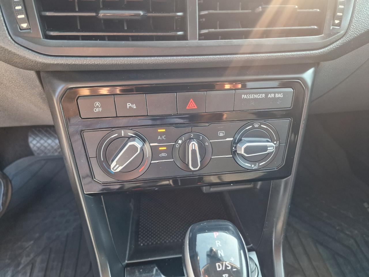Volkswagen T-Cross 1.6 TDI cambio automatico