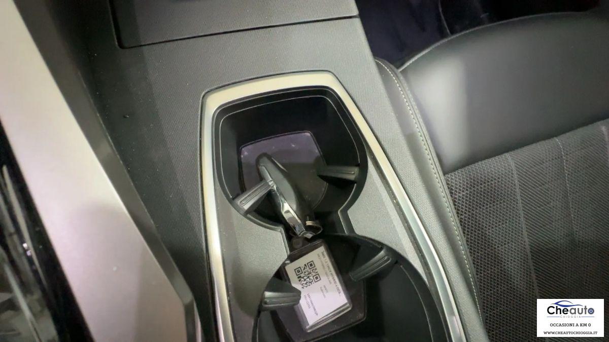 PEUGEOT - 3008 - Hybrid 136 e-DCS6 GT
