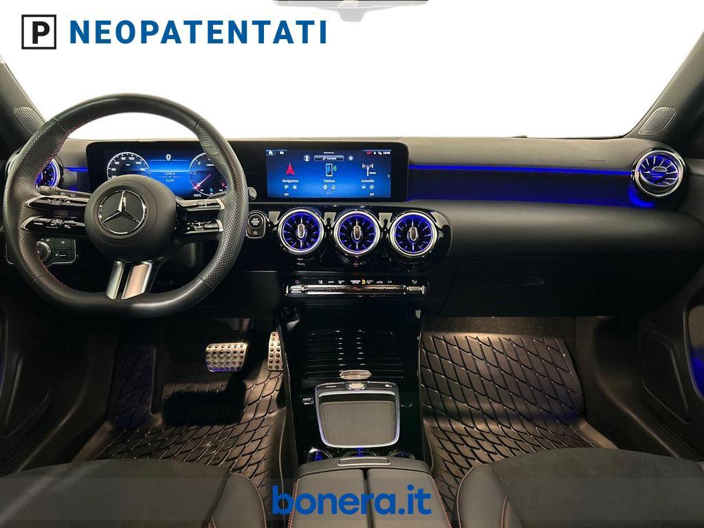 Mercedes Classe A 180 180 D Premium Plus AMG Line 8G-DCT