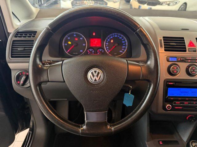 VOLKSWAGEN Touran 2.0 TDI DPF Trendline // 7 POSTI//