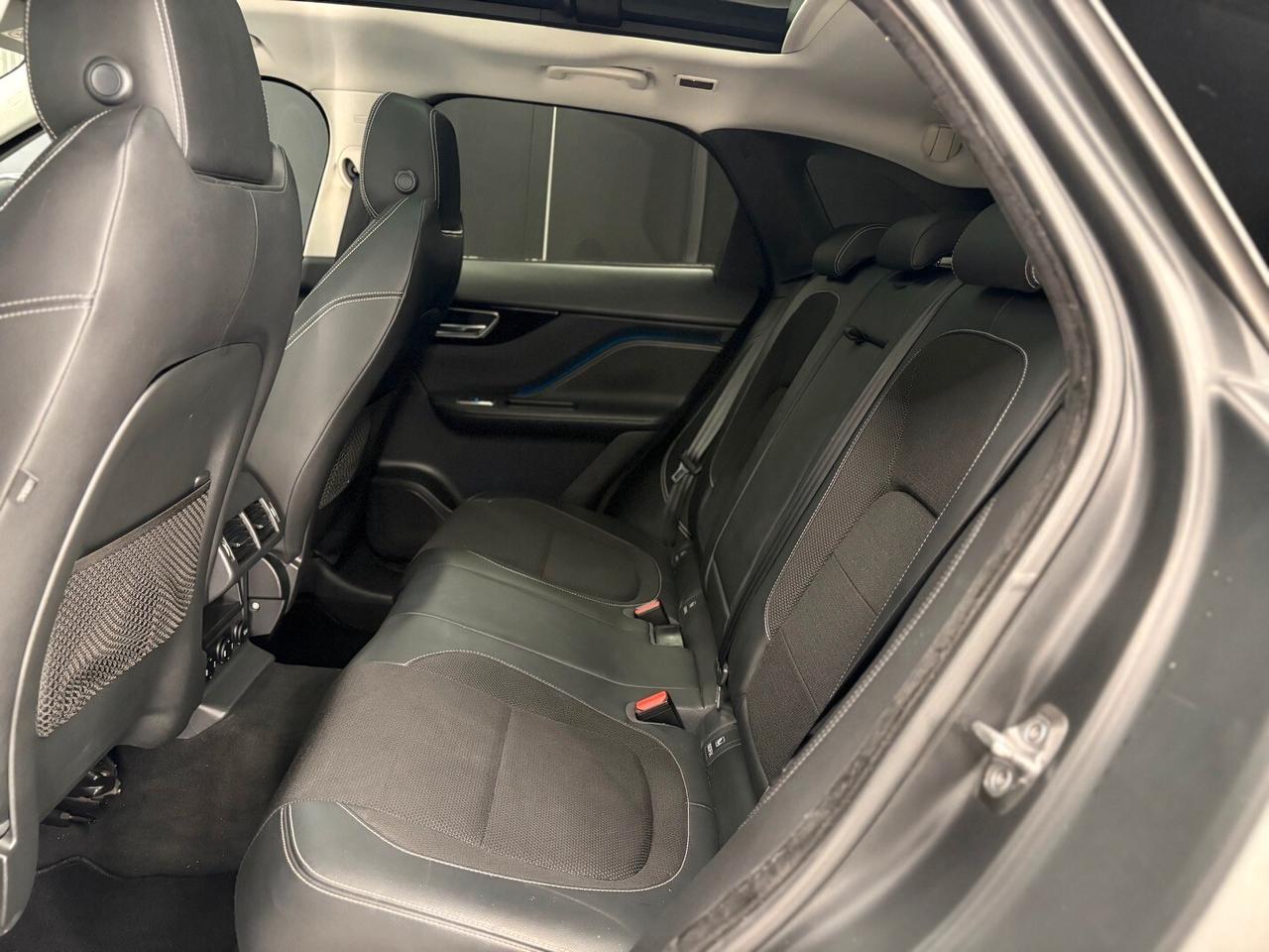 Jaguar F-Pace 3.0 D V6 300 CV AWD aut R-Sport