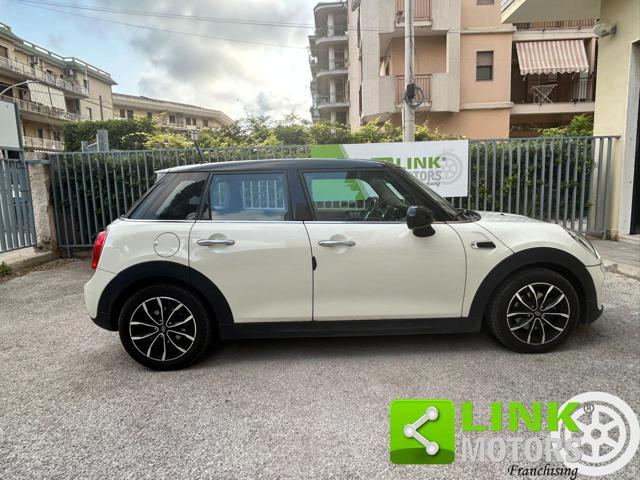 MINI Cooper D .
