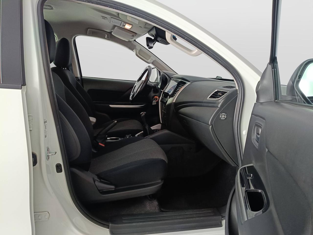 MITSUBISHI L200 Cab VI 2019 - L200 d.cab 2.3d Intense 4wd 150cv