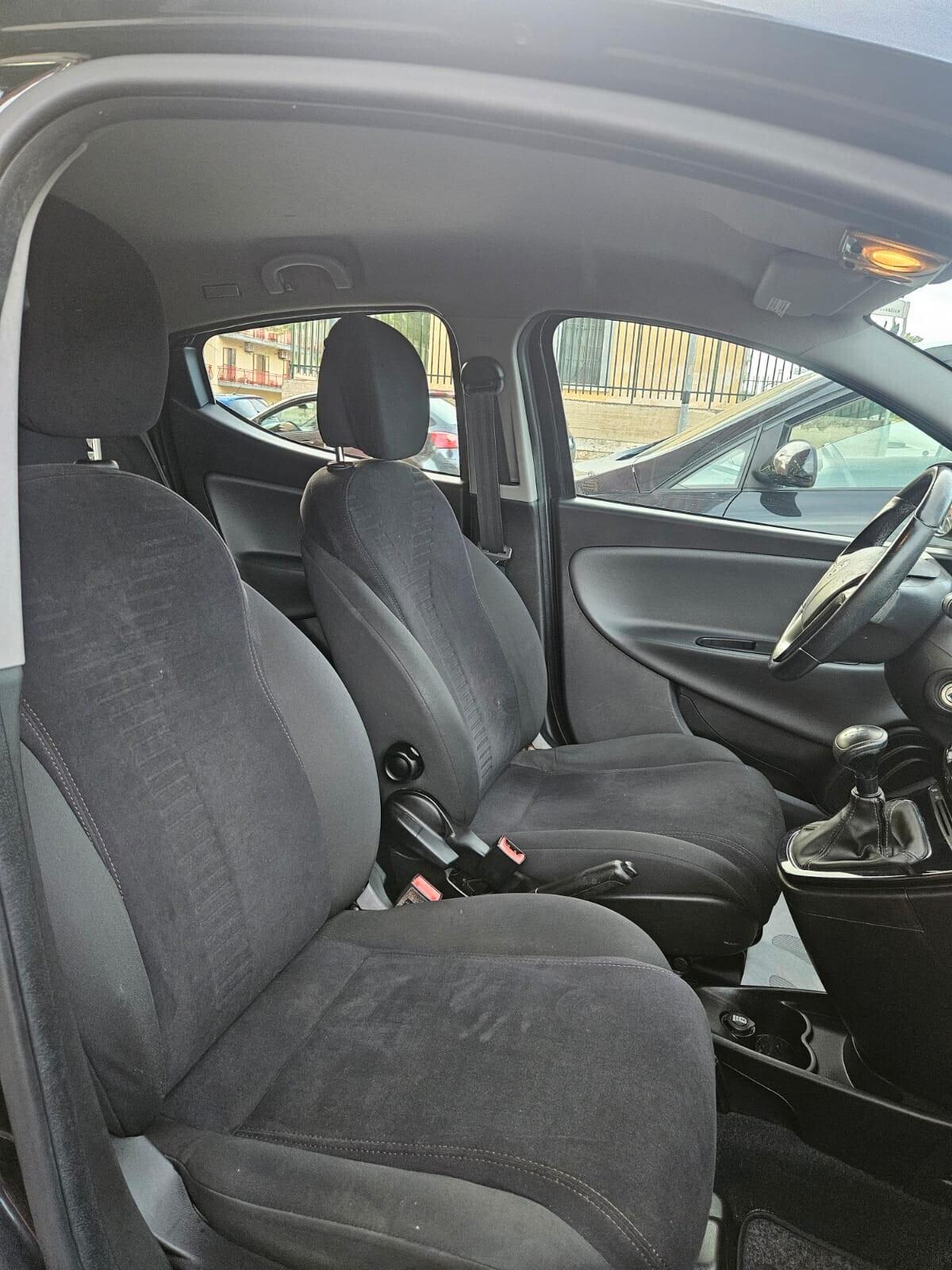 Lancia Ypsilon AUTOMATICA 900 benz 85cv