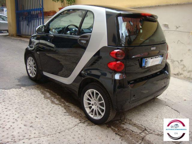 SMART - Fortwo - 1000 52 kW MHD coupé passion