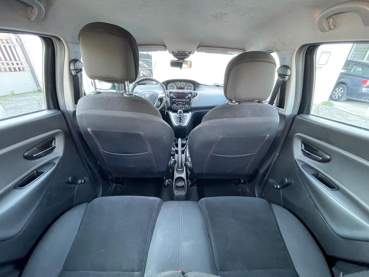 Lancia Ypsilon 1.2 69 CV Unyca