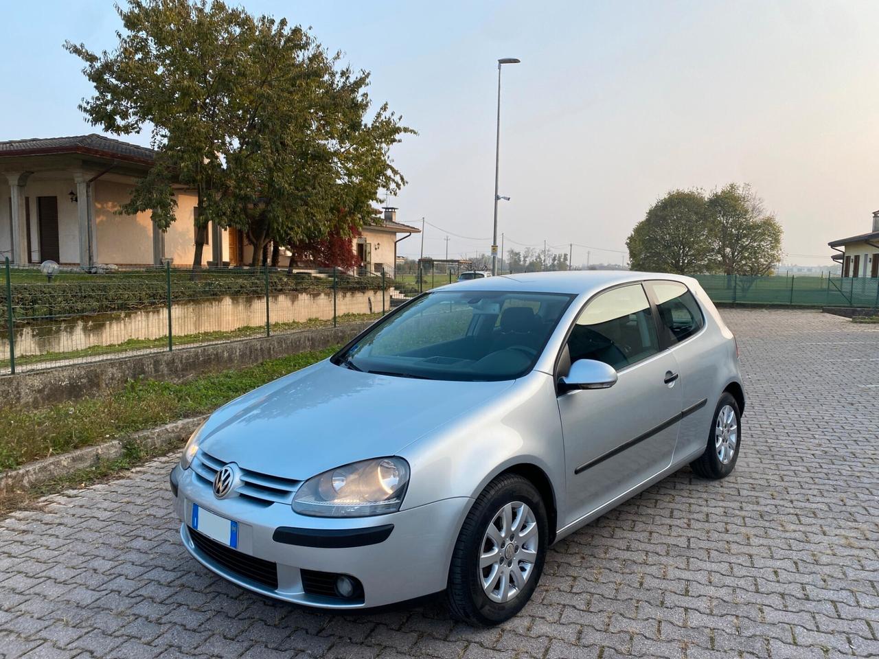 Volkswagen Golf 5 1.6 FSI Sportline 87.000Km