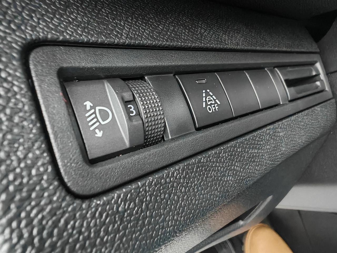 Peugeot 3008 1.5BlueHDi navig led cruise 2021