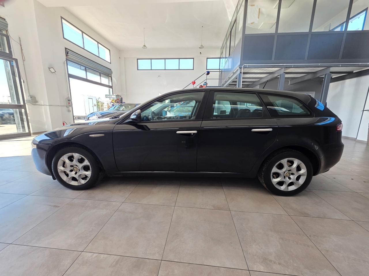 Alfa Romeo 159 1.9 JTDm 16V Sportwagon Distinctive