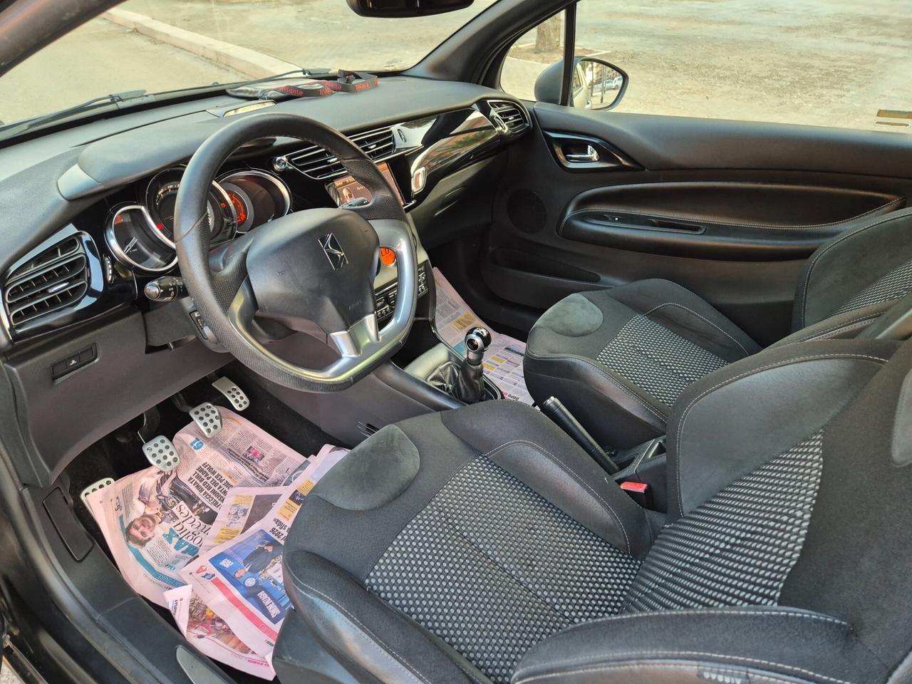 DS3 1.4 benzina just black 95cv nero opaco 2012