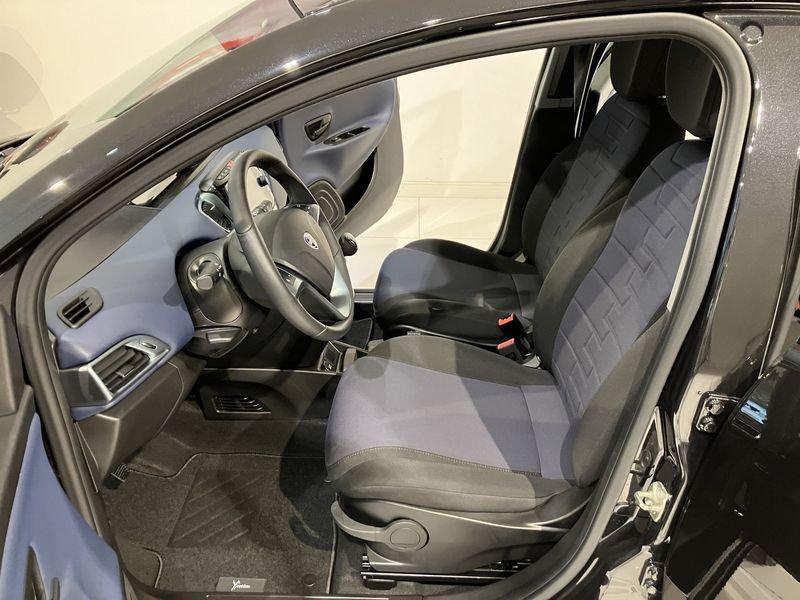 Lancia Ypsilon 1.0 FireFly 5 porte S&S Hybrid Platino