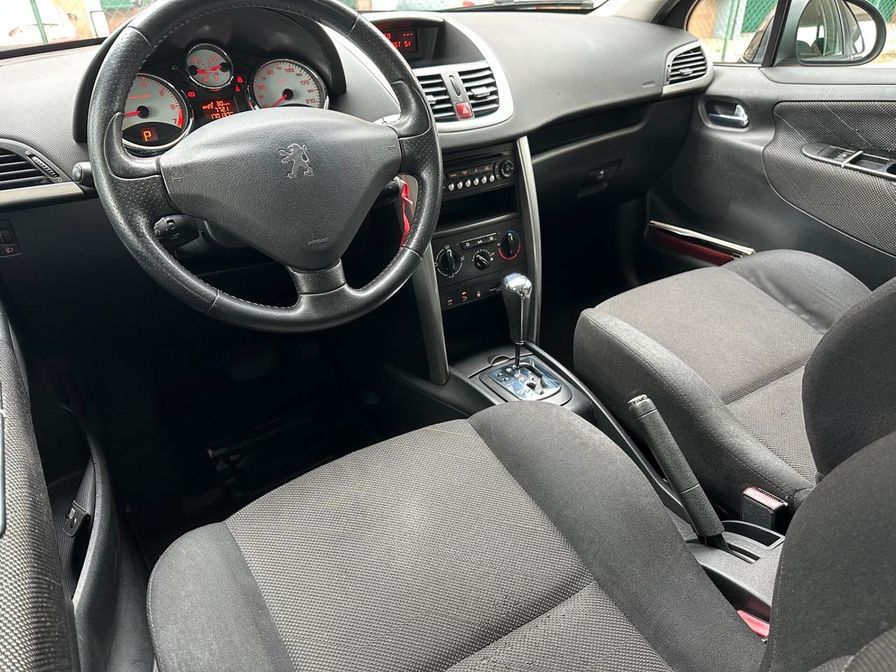 Peugeot 207 1.6 109CV aut. (12 RATE)