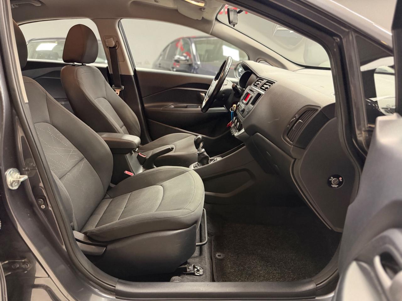 Kia Rio 1.1 CRDi 5p. Cool