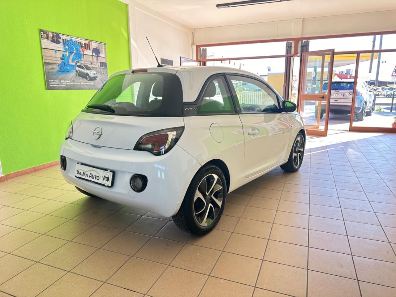 Opel Adam 1.2 70 CV White-Black Link 2013