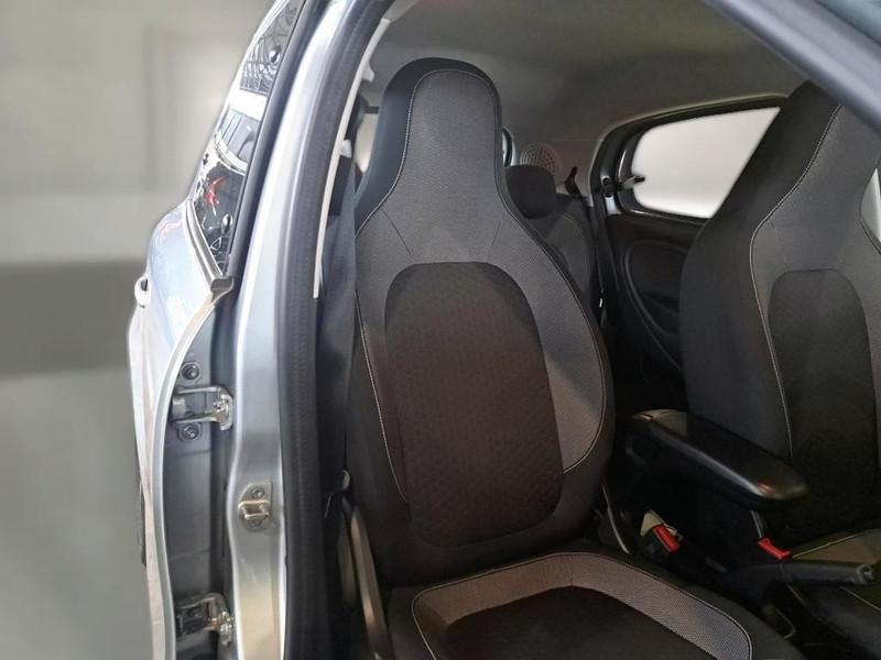 SMART FORFOUR EQ 60KW PASSION 5 PORTE BERLINA