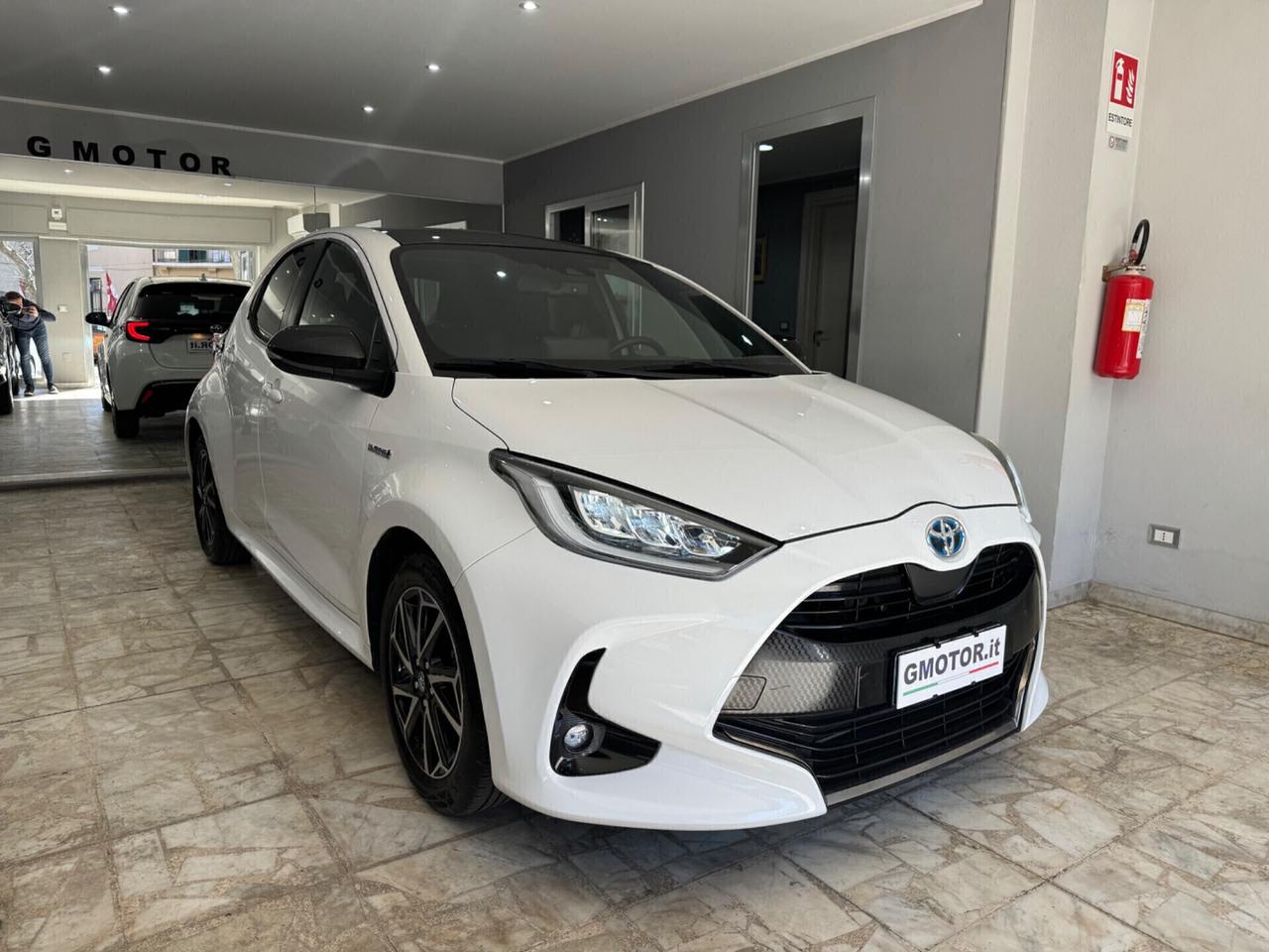 Toyota Yaris 1.5 Hybrid Lounge Aziendale