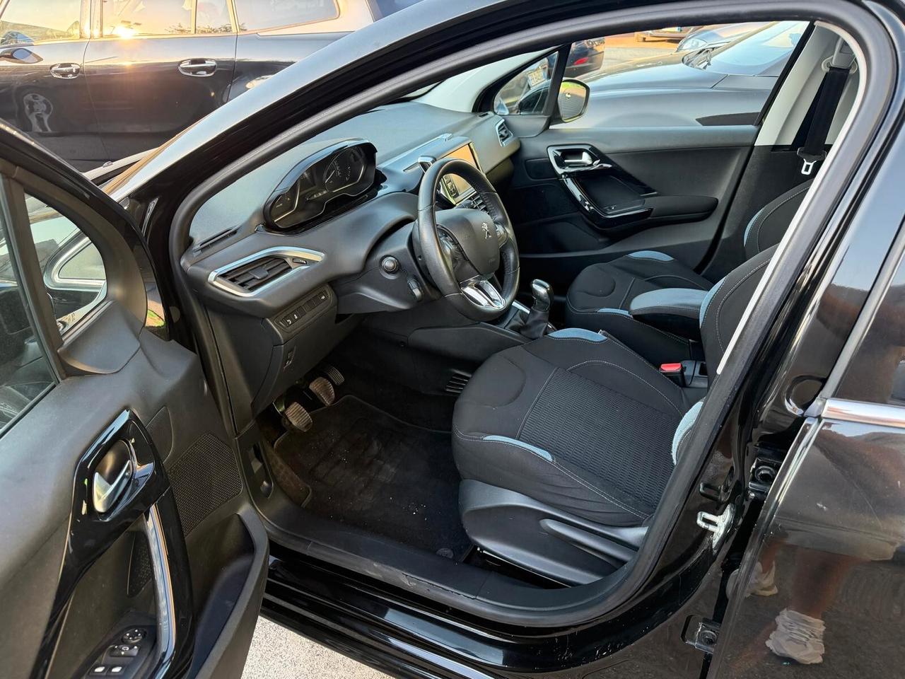 Peugeot 208 1.4 HDi 68 CV 5 porte Allure