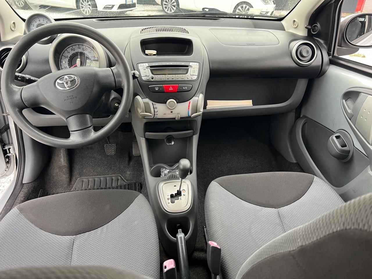 Toyota Aygo 1.0 12V VVT-i 5 porte Sol