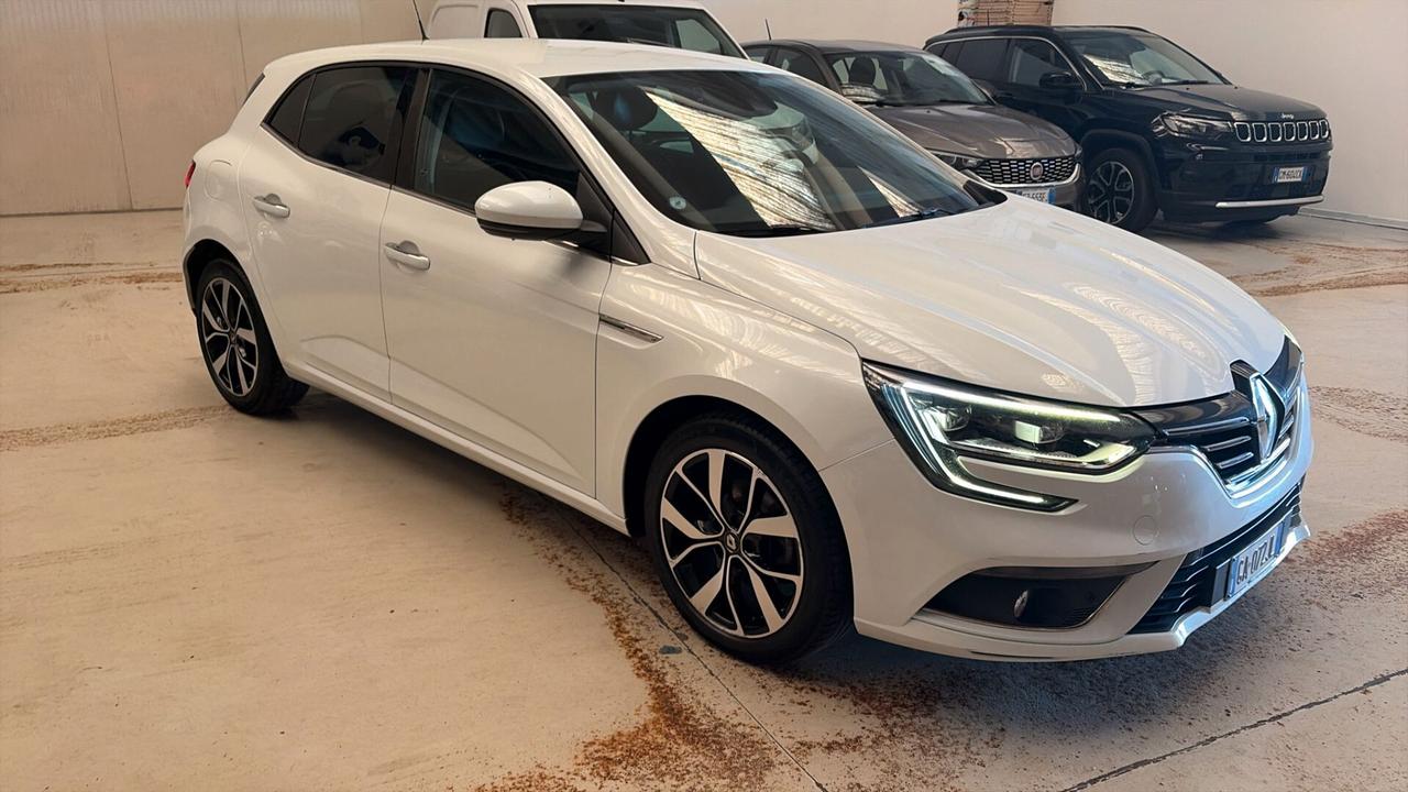 Renault Megane Mégane TCe 140 CV FAP Duel2