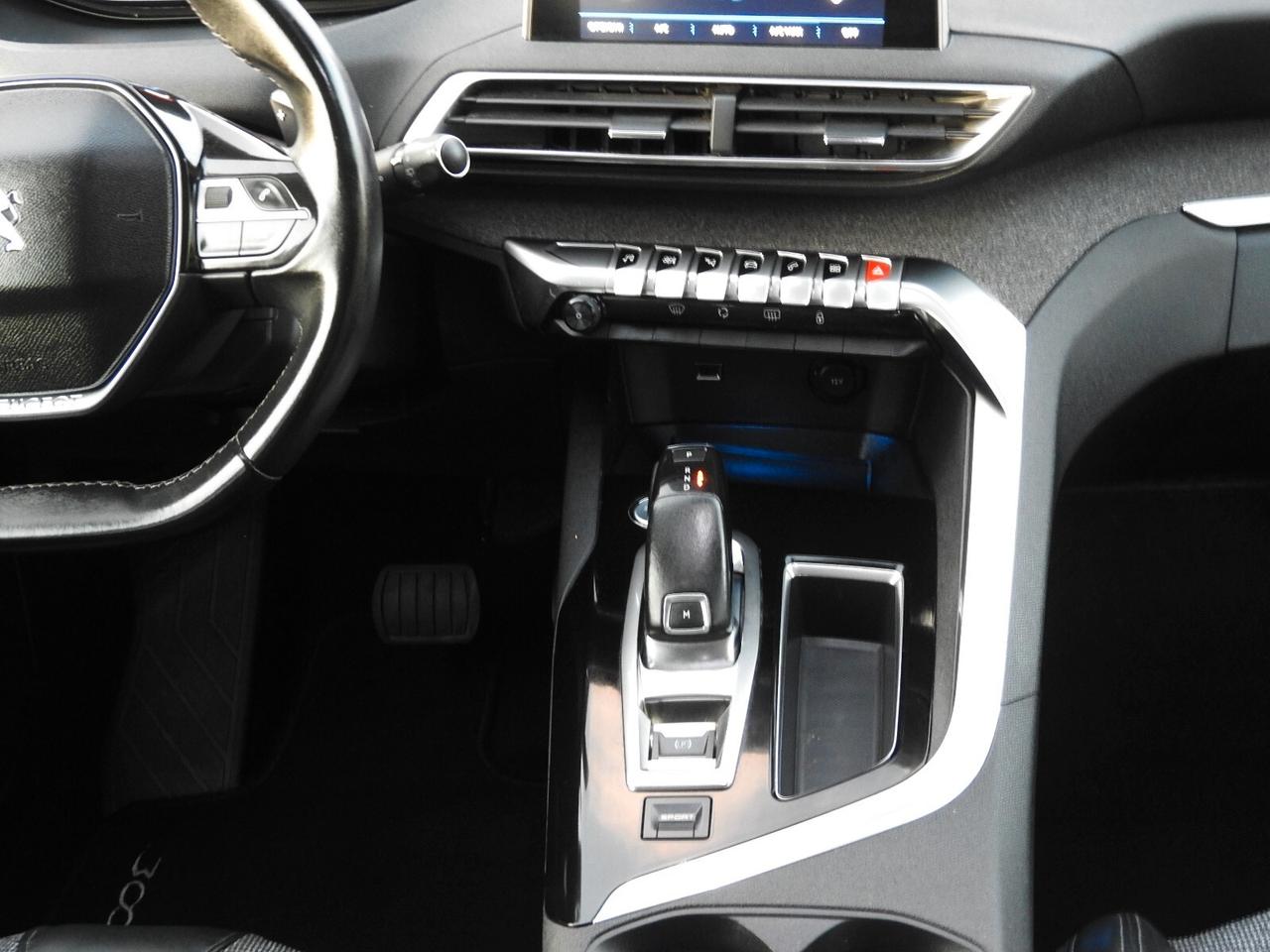 Peugeot 3008 BlueHDi 120 S&S C.AUT. Business neop.