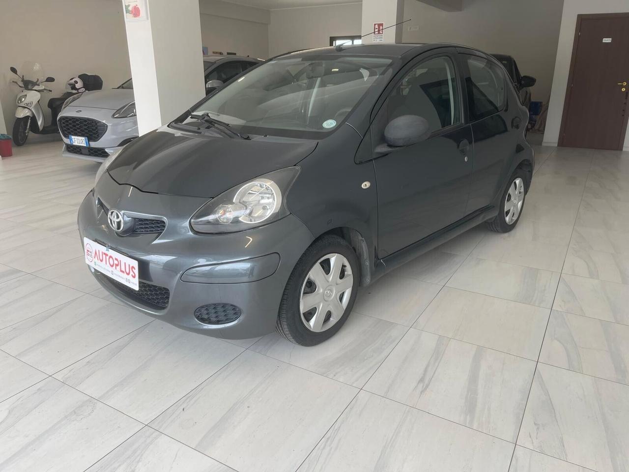 Toyota Aygo 1.0 12V VVT-i 5 porte Lounge Connect