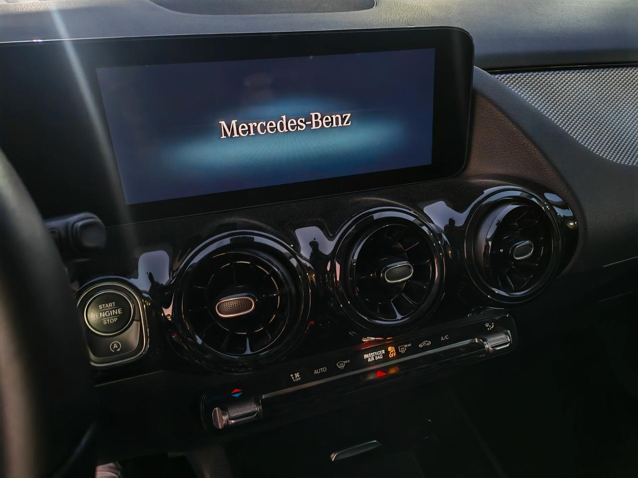 Mercedes-benz GLA 180d navig cam led 2022
