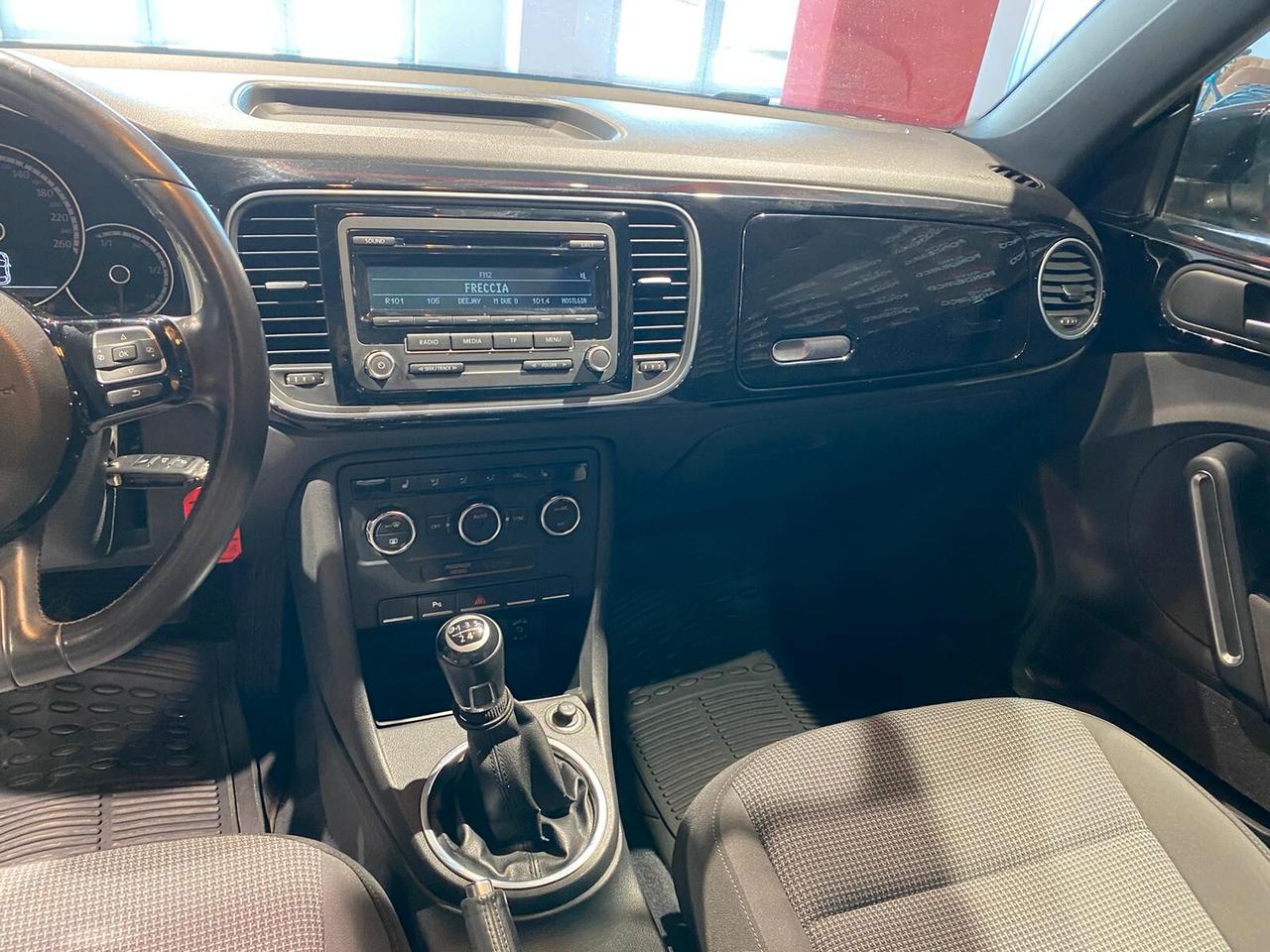 Volkswagen Maggiolino 1.6 Diesel - 2012