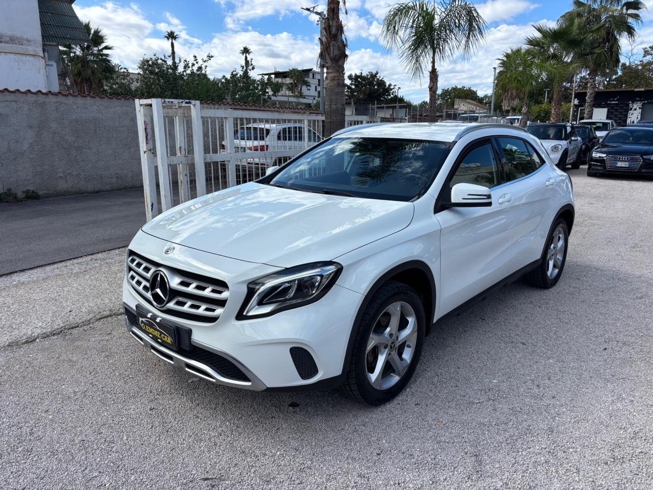 MERCEDES GLA 180 PREMIUM AUTOMATIC BENZINA FULL