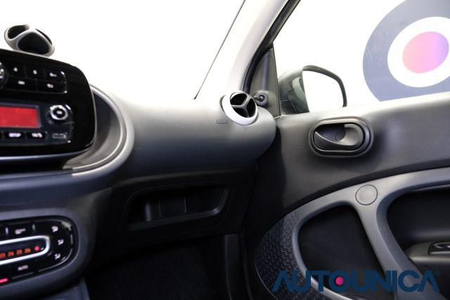 SMART ForTwo 70 1.0 TWINAMIC TETTO PANORAMA NEOPATENTATI