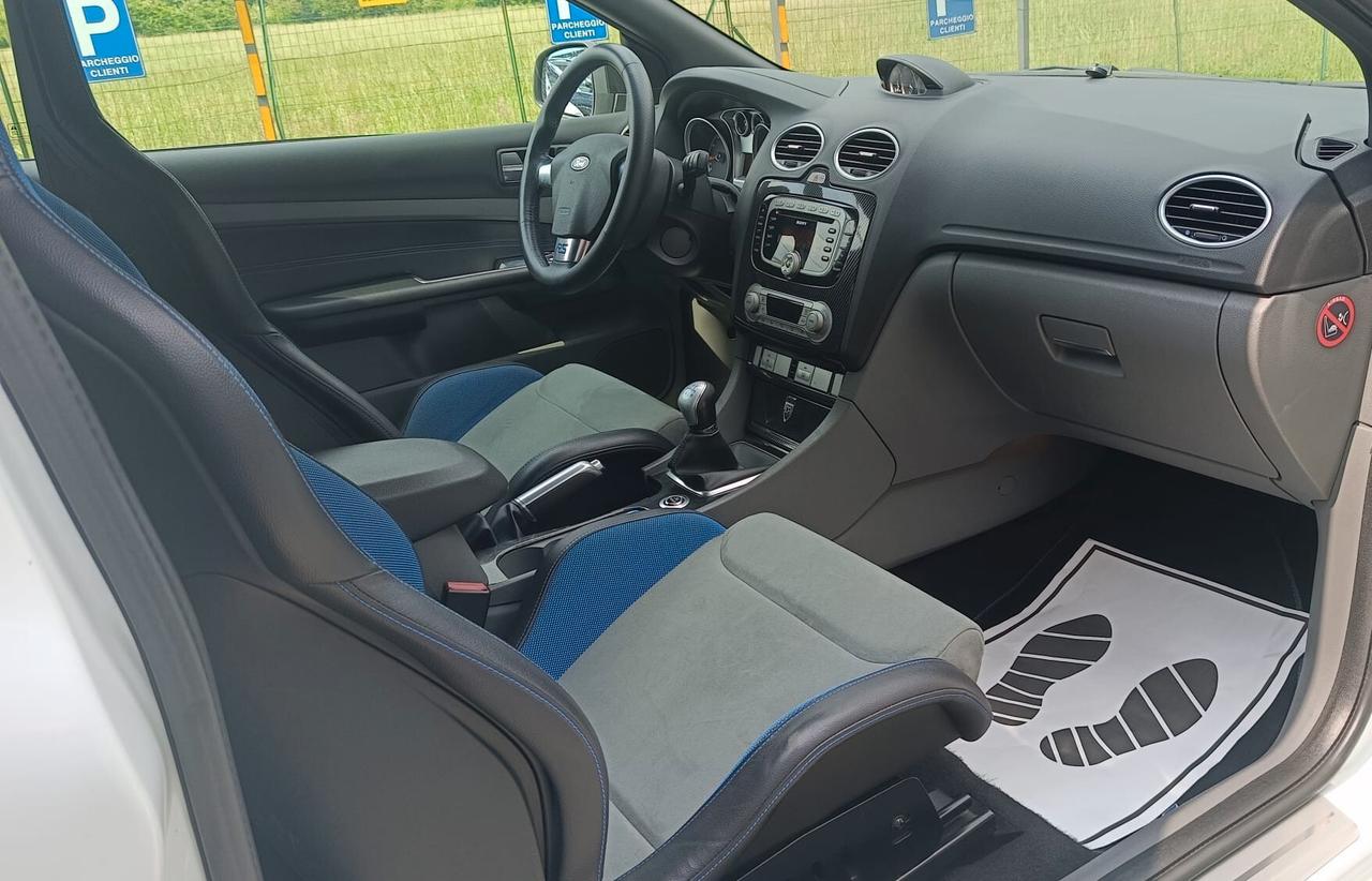 Ford Focus 2.5T (305CV) 3p. RS