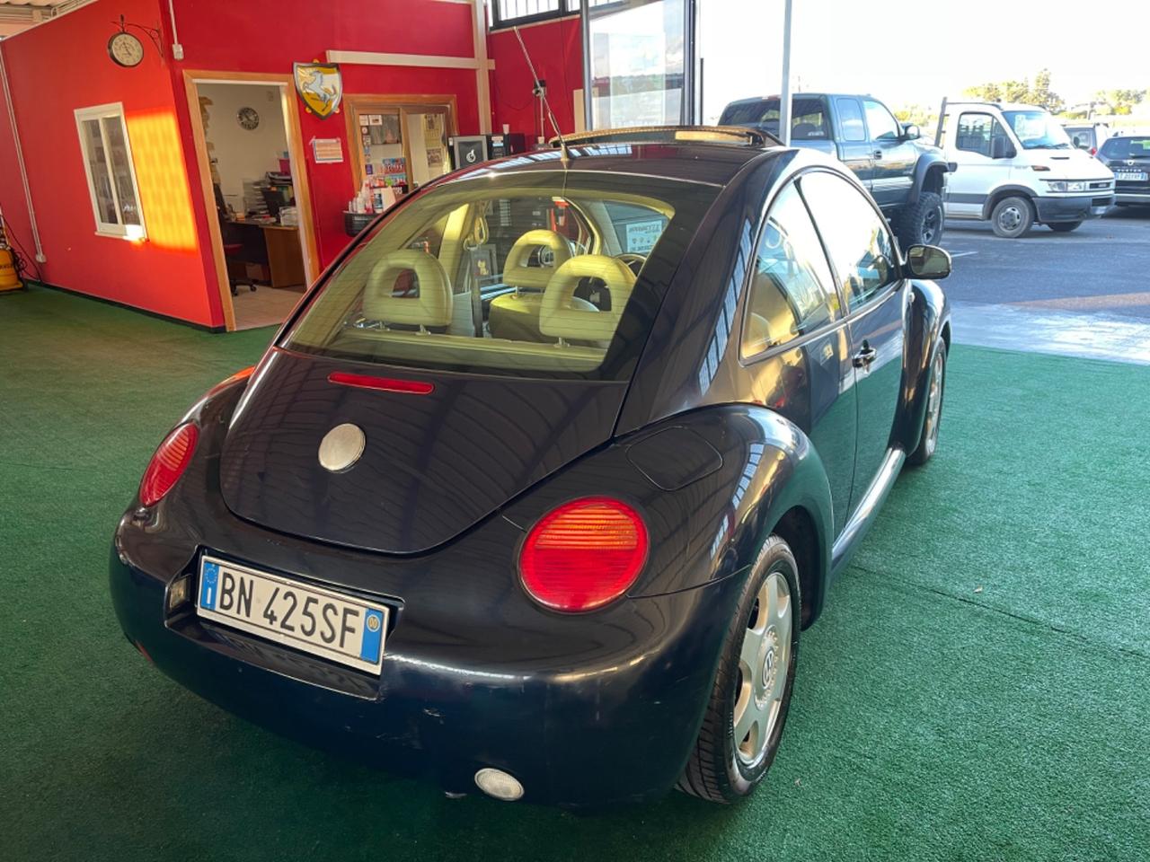 Volkswagen New Beetle 2.0 Automatica PERMUTE RATE