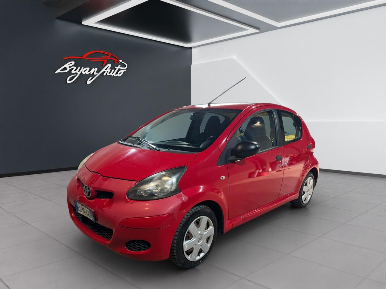 Toyota Aygo 1.0 12V VVT-i 5P Sol Connect RED