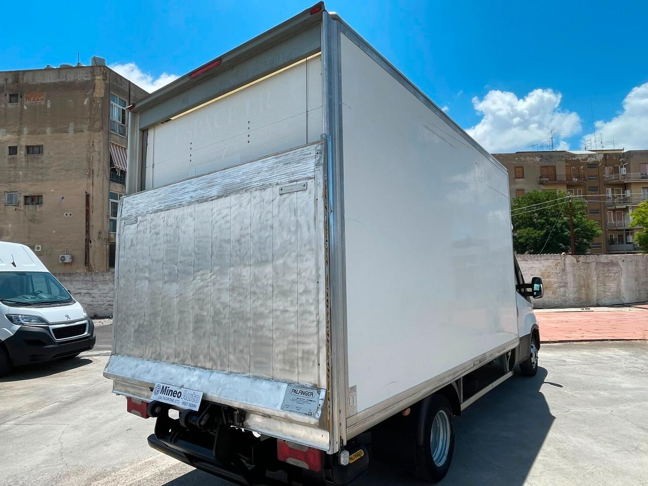 IVECO DAILY FURGONE CASSA E SPONDA IDRAULICA 35C13