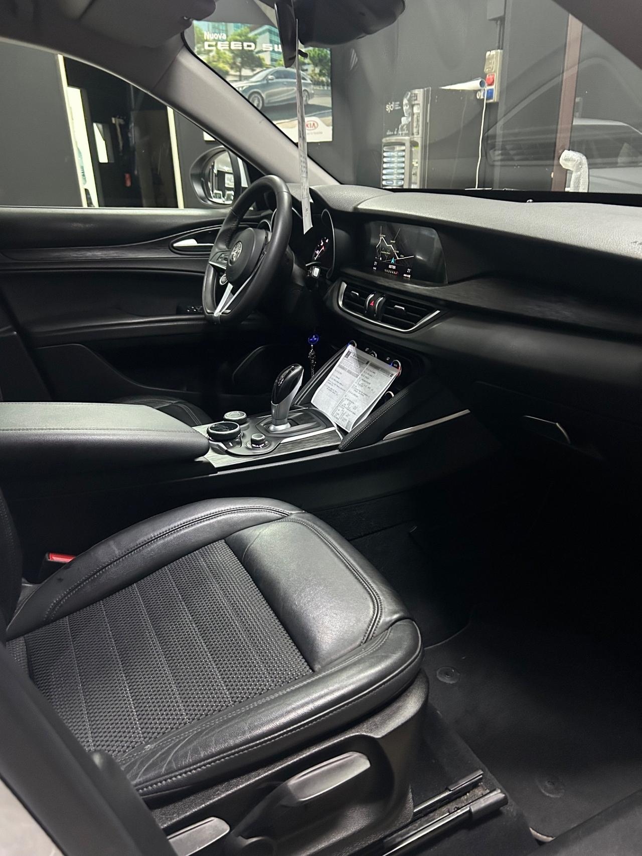 Alfa Romeo Stelvio 2.2 Turbodiesel 150 CV AT8 RWD Super