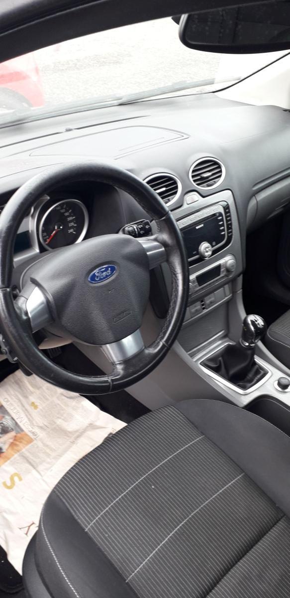 FORD - Focus Station Wagon - 1.6 SW Titanium