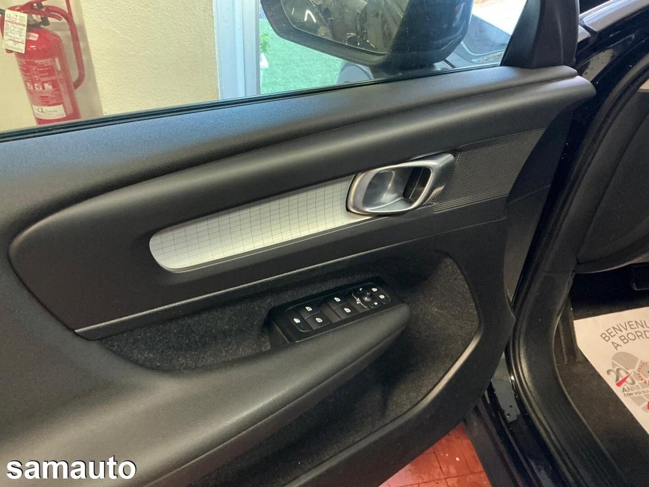 Volvo XC40 1.5 Benzina T2 Momentum auto N1 2021