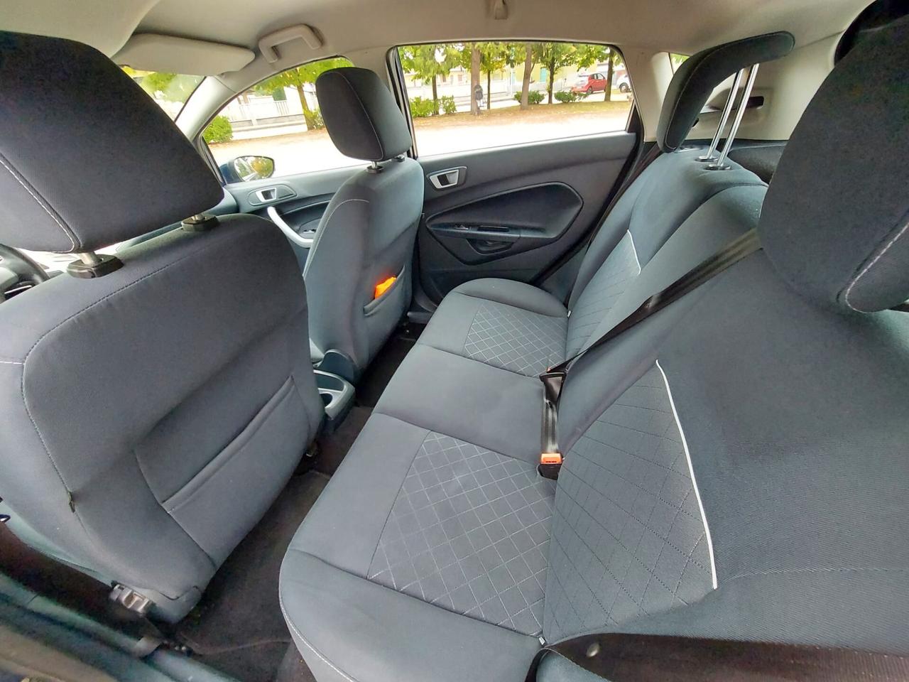 Ford Fiesta 1.2 benzina 5p unico proprietario (neopatentati)