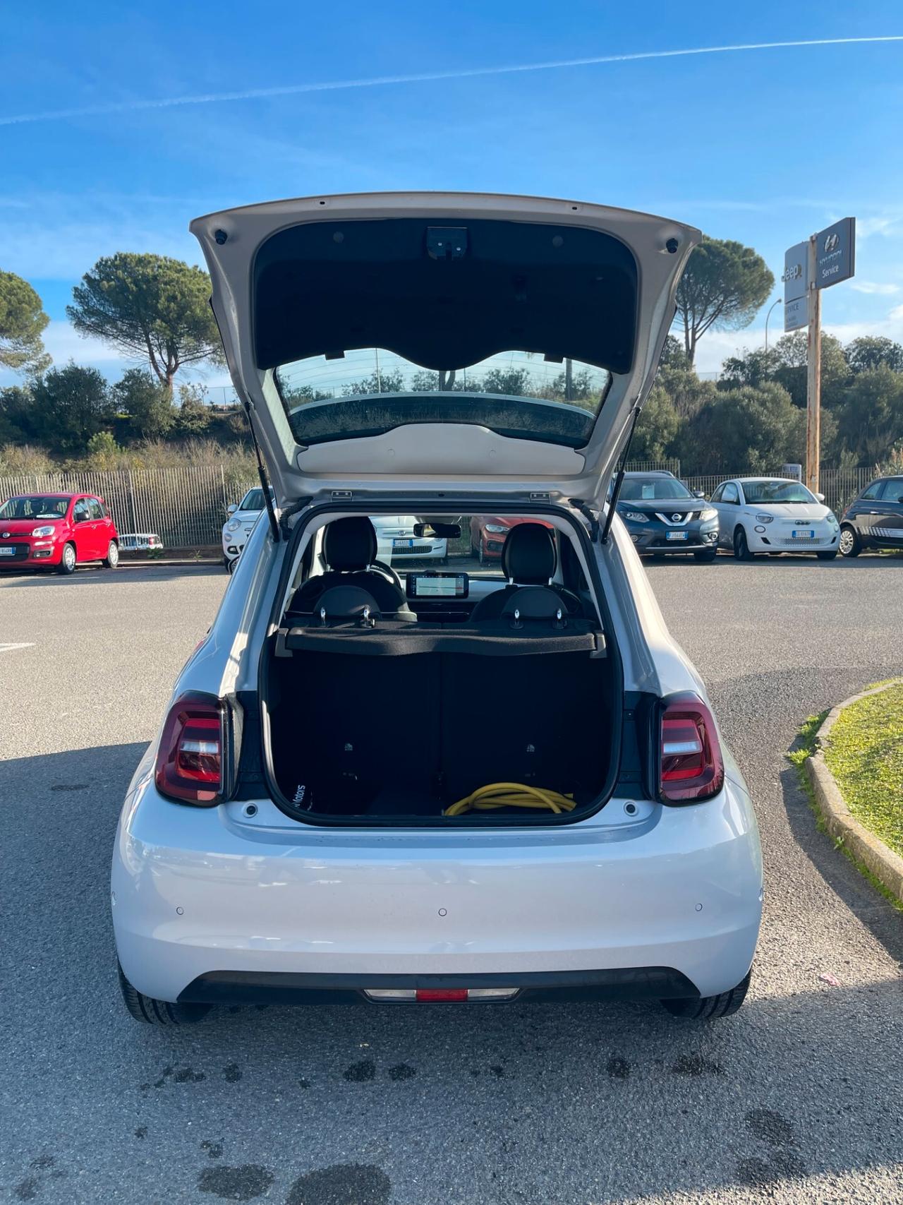 Fiat 500 500e Berlina 42 kWh La Prima