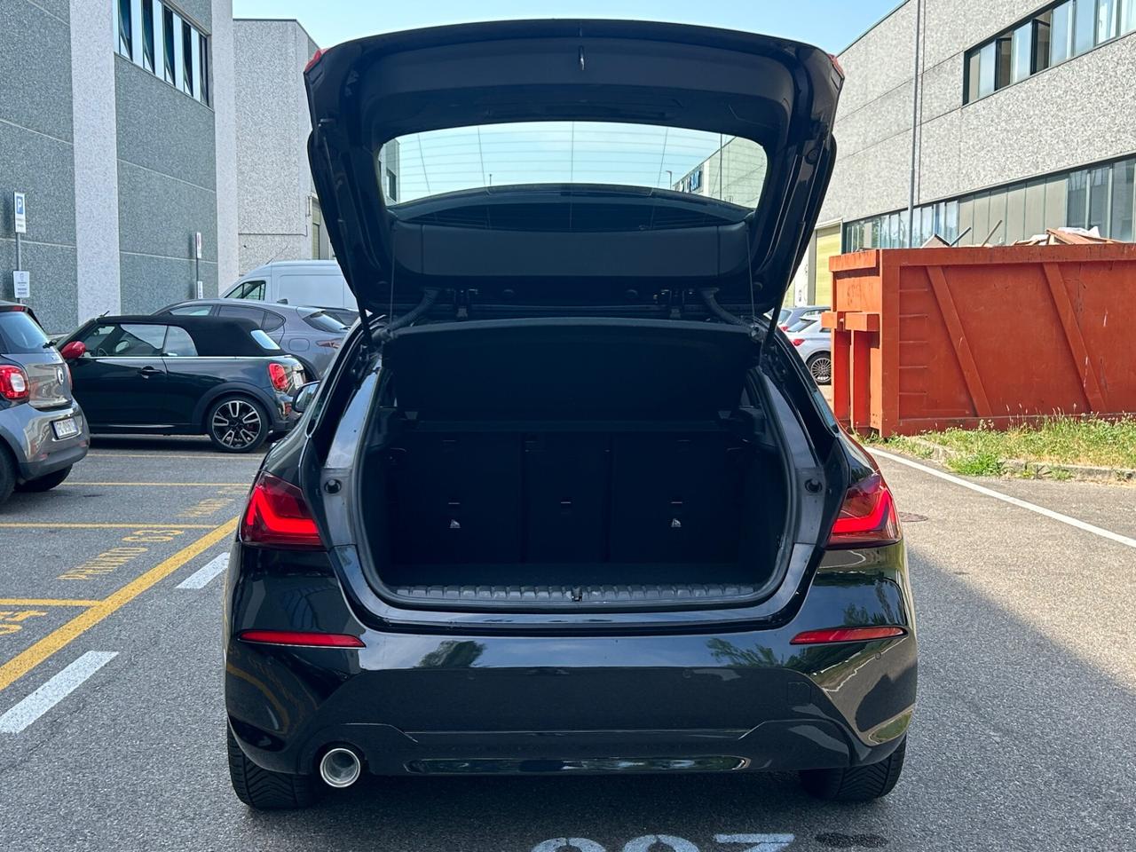 Bmw 116d Automatica – IVA Esposta Navi LED 2021